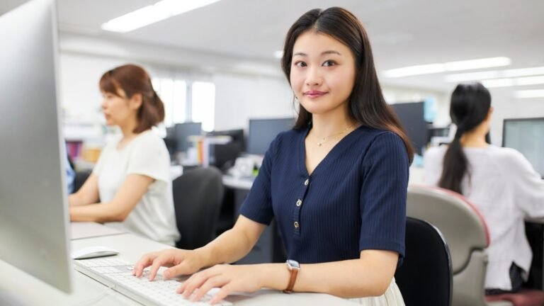 Why Living and Working in Japan Has Become an Attractive Choice for People from Around the World Seeking New Opportunities and Cultural Experiences Living and working in Japan with modern cities, career opportunities, cultural experiences, and a high quality of life